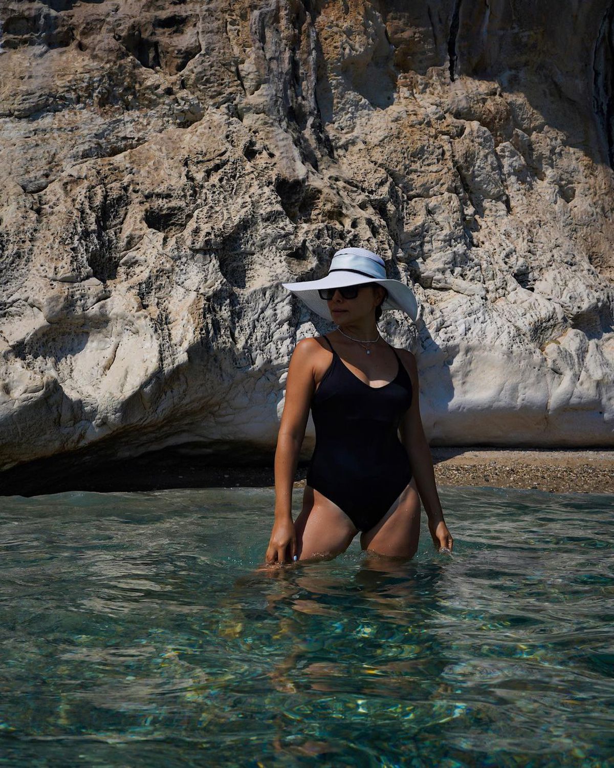 Corina Caragea, vacanță exotică în Bali » Fotografii spectaculoase la plajă