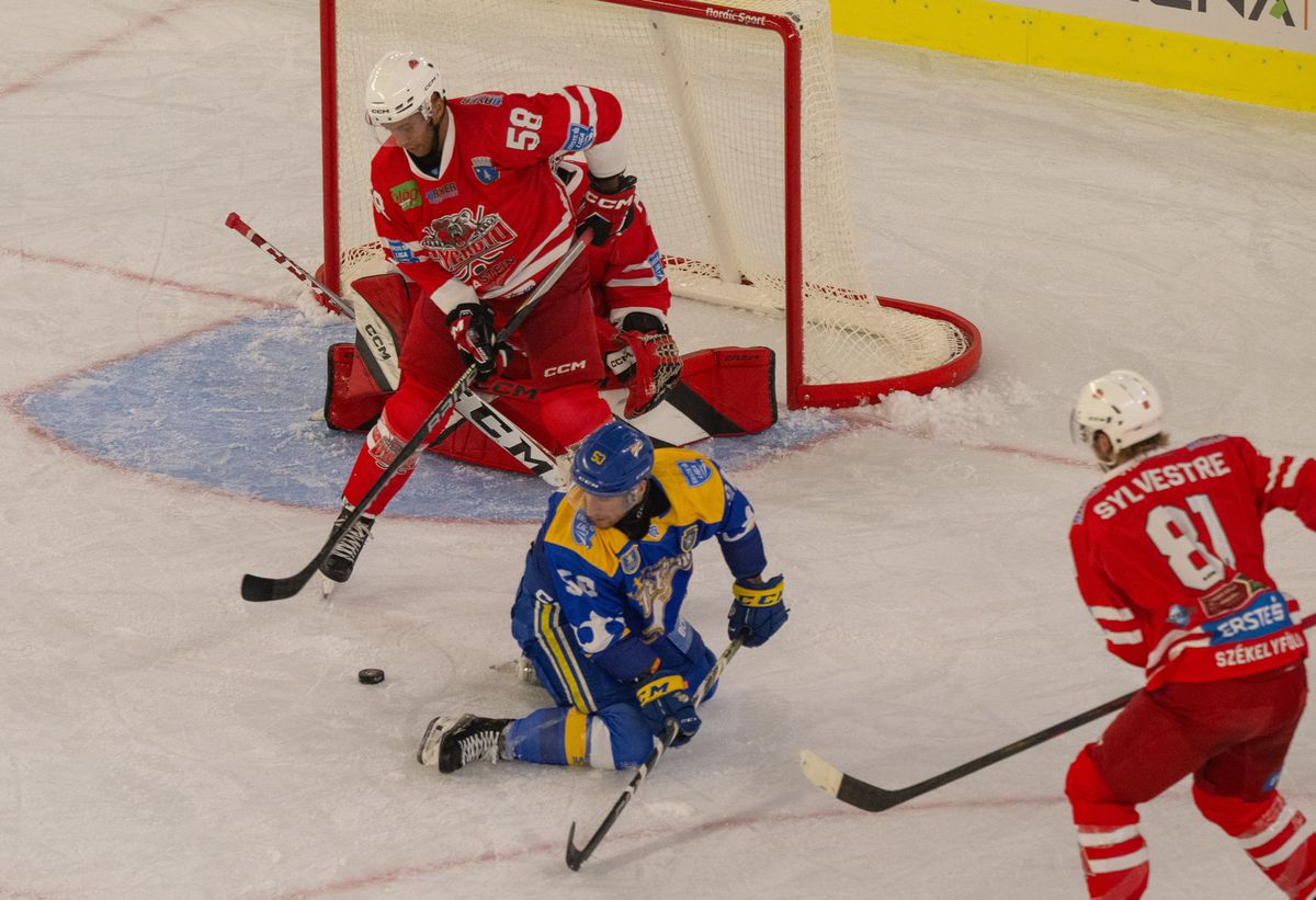 De necrezut! Patinoarul de 10 milioane € din București nu mai poate fi folosit, la nici 6 luni de la inaugurare: „S-a stricat suprafața!” » Replica primarului Băluță, după dezvăluirea GSP: „Fluctuații de curent”