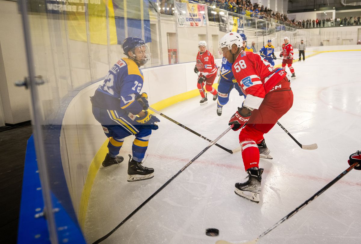 Berceni Arena, inaugurat de Supercupa României la hochei! Halep, Țiriac și Lipă prezenți: imagini spectaculoase cu noul patinoar