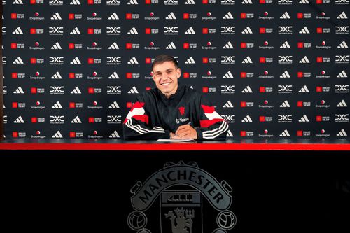 Manuel Ugarte, noul jucător al lui Manchester United, foto: X Manchester United