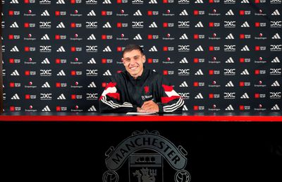 Ce o așteaptă pe FCSB? Mișcări spectaculoase de trupe la United, în ultima zi din mercato: transfer de 50 de milioane de euro + o plecare importantă