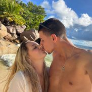 Alexei Popyrin și iubita lui, Amy Pederick, în vacanță în Seychelles Foto: Instagram