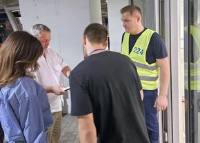 Apariție rară pe „Oblemenco” » Mihai Rotaru, cu soția la stadion: imaginile surprinse de GSP