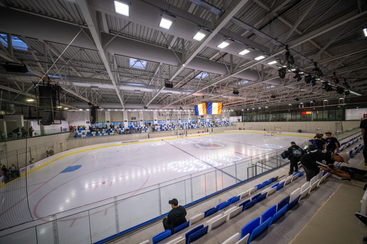 Berceni Arena, inaugurat de Supercupa României la hochei! Halep, Țiriac și Lipă prezenți: imagini spectaculoase cu noul patinoar