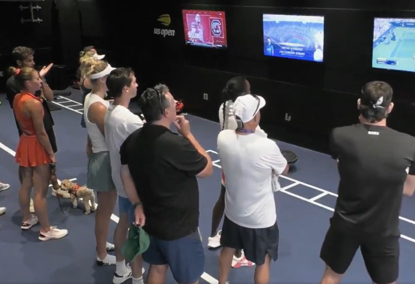 VIDEO Meci EPIC în optimi la US Open » Jucătorii s-au oprit din încălzire și au urmărit tie-break-ul istoric din vestiare! 8 mingi de meci salvate