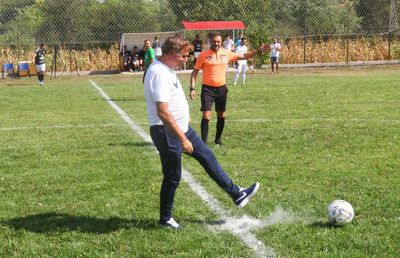 Gică Hagi a dat lovitura de start la un meci de liga a cincea