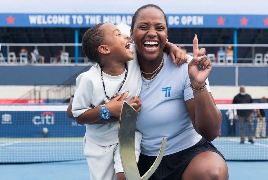Taylor Townsend și fiul ei, A.J. Foto: Instagram Moment amuzant cu fiul lui Taylor Townsend și Carlos Alcaraz: „Ești numărul unu, la fel ca mama mea?”
