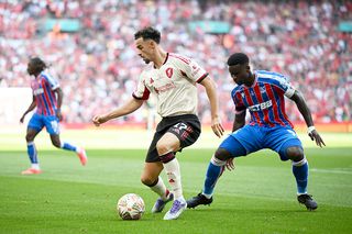 Liverpool a pus pe masă 40 de milioane de euro pentru căpitanul din Premier League