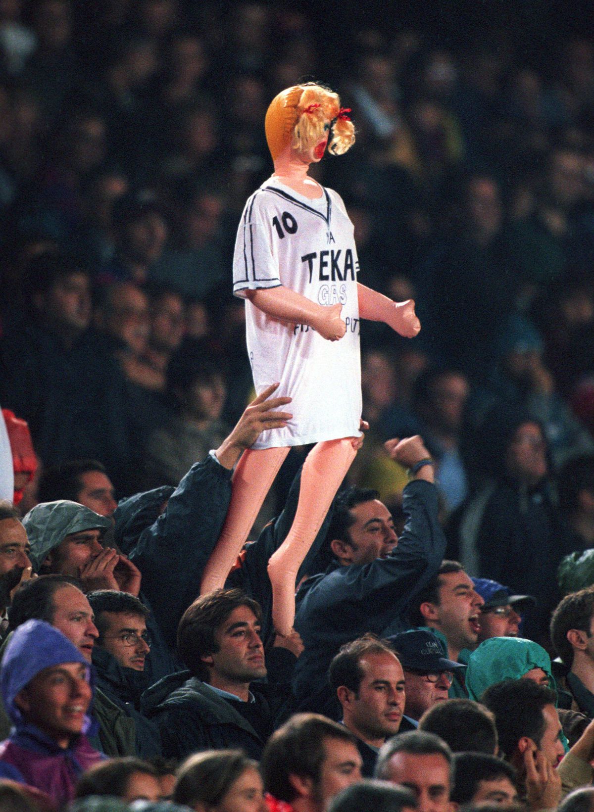 Figo și trecerea de la Barcelona la Real Madrid