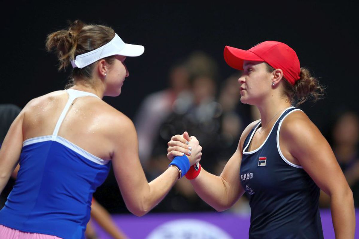 TURNEUL CAMPIOANELOR // VIDEO Ashleigh Barty și Belinda Bencic s-au calificat în semifinale la Turneul Campioanelor