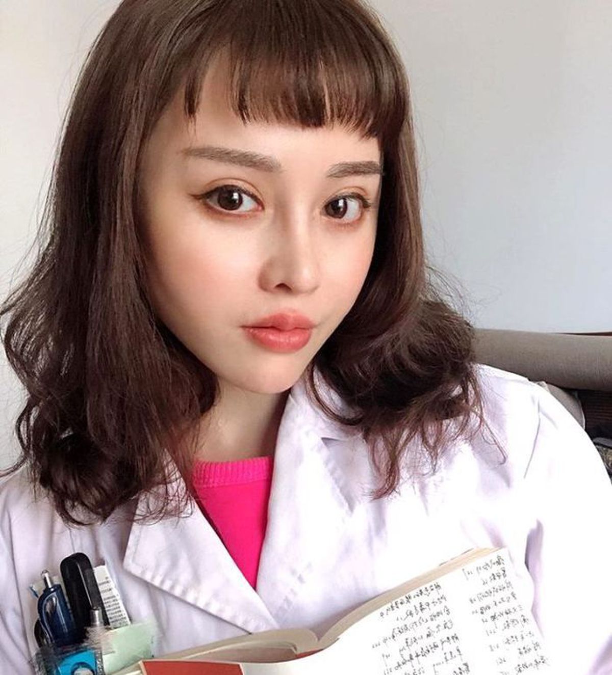 GALERIE FOTO + VIDEO O doctoriță din China, șocată de propria transformare, după ce s-a apucat de culturism! A postat imagini interzise minorilor după primul concurs câștigat