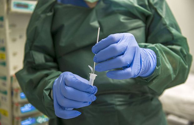 Meciul Rapid - U Cluj, amânat din cauza coronavirusului! 23 de pozitivi la club