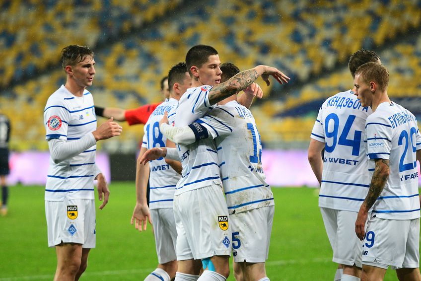 Dinamo Kiev, formație antrenată de Mircea Lucescu, s-a impus cu 2-1 în deplasarea de la Dnipro-1 și e lider neînvins în Ucraina.