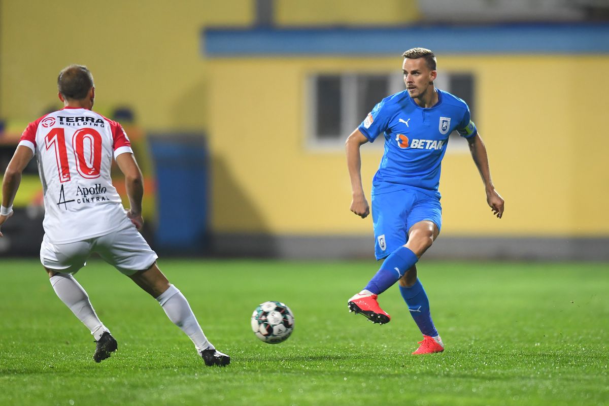 Penalty contestat de Craiova în meciul cu Hermannstadt! Marcel Bîrsan nu a stat pe gânduri