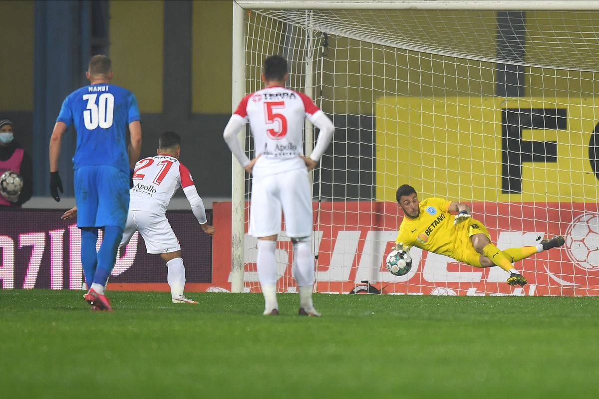Penalty contestat de Craiova în meciul cu Hermannstadt! Marcel Bîrsan nu a stat pe gânduri