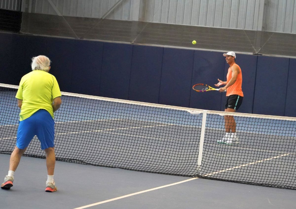 Cel mai vârstnic jucător activ l-a provocat pe Nadal » La 97 de ani, un ucrainean a făcut senzație la academia spaniolului