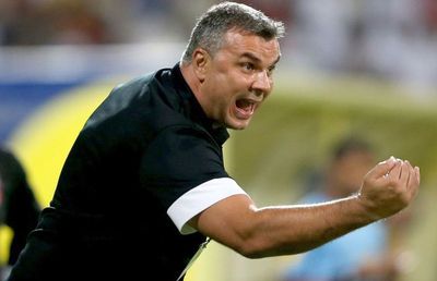 „Ne mâncau liliecii și șobolanii, apoi a venit Olăroiu” » Cum a revitalizat Oli un club de tradiție al României