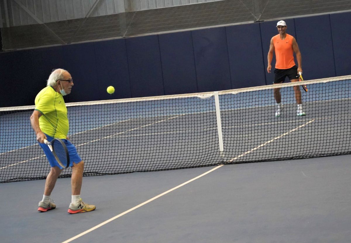 Cel mai vârstnic jucător activ l-a provocat pe Nadal » La 97 de ani, un ucrainean a făcut senzație la academia spaniolului