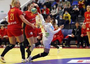 Calificate, dar fără prime: Federația de Handbal e datoare 50.000 de euro la jucătoarele naționalei