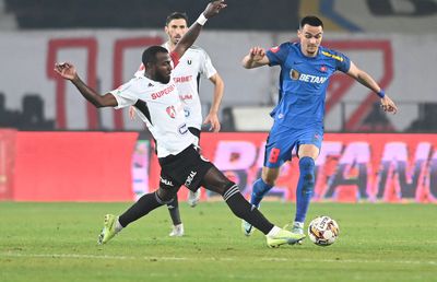 Și-a pierdut răbdarea la pauză! Cei 3 jucători „sacrificați” de FCSB după prestația lamentabilă de la Cluj