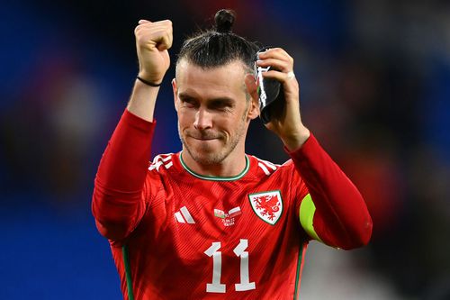 Noel Mooney, oficial al Federației de Fotbal din Țara Galilor, vrea ca naționala lui Gareth Bale și Aaron Ramsey să fie numită „Cymru” în competițiile internaționale.