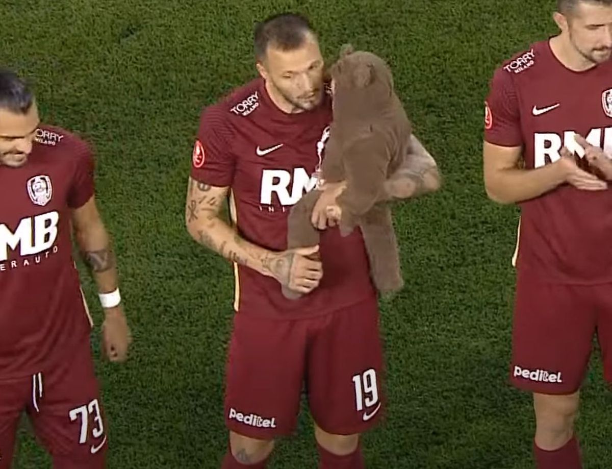 Vasile Mogoș, cu copilul la CFR Cluj - Farul