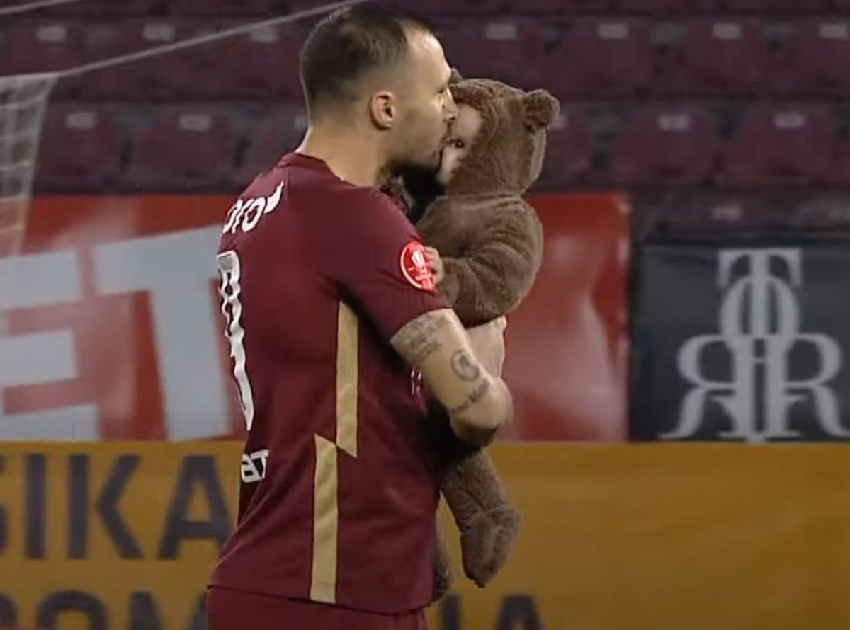 Vasile Mogoș, cu copilul la CFR Cluj - Farul