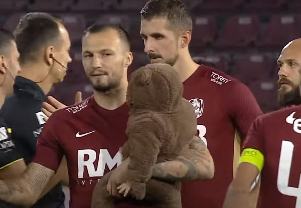 Vasile Mogoș, cu copilul la CFR Cluj - Farul