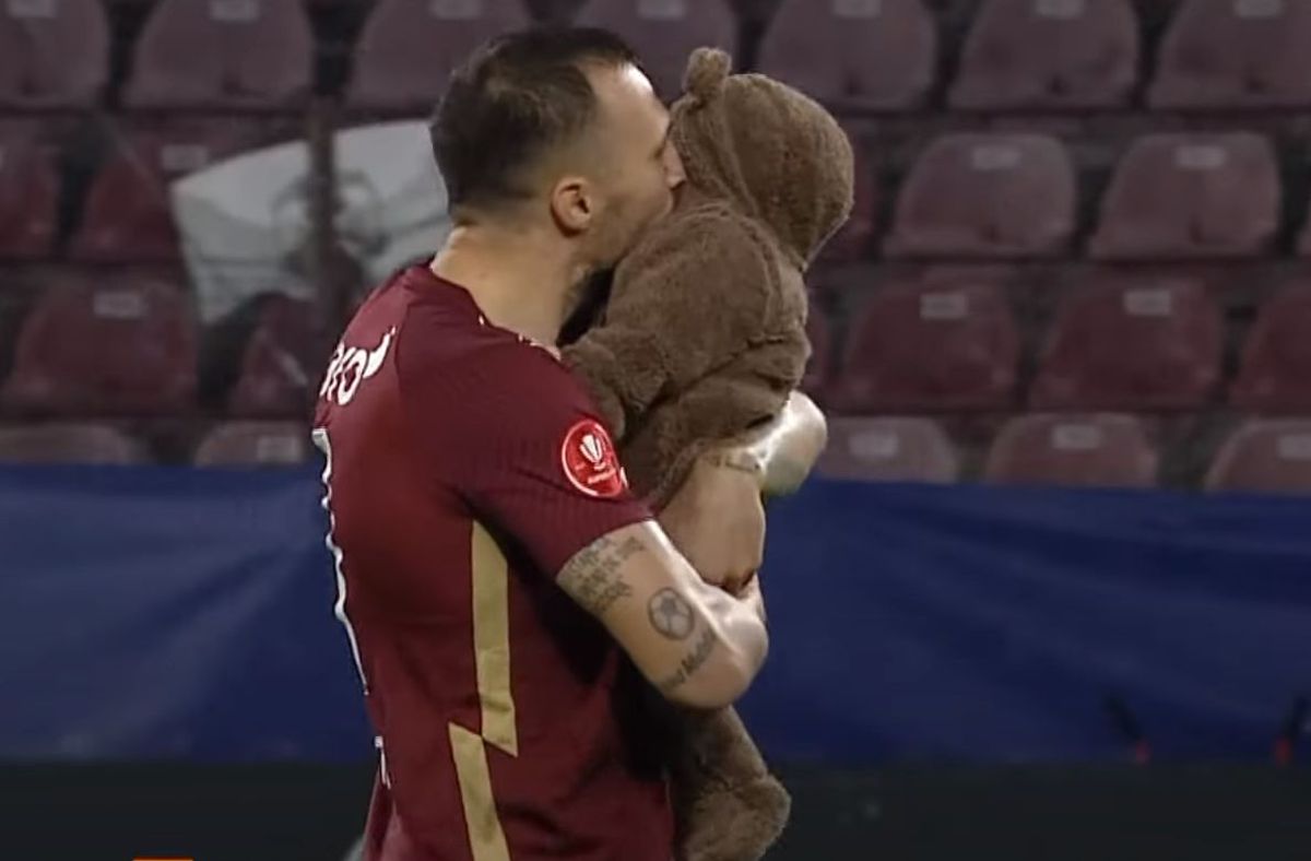 Vasile Mogoș, cu copilul la CFR Cluj - Farul