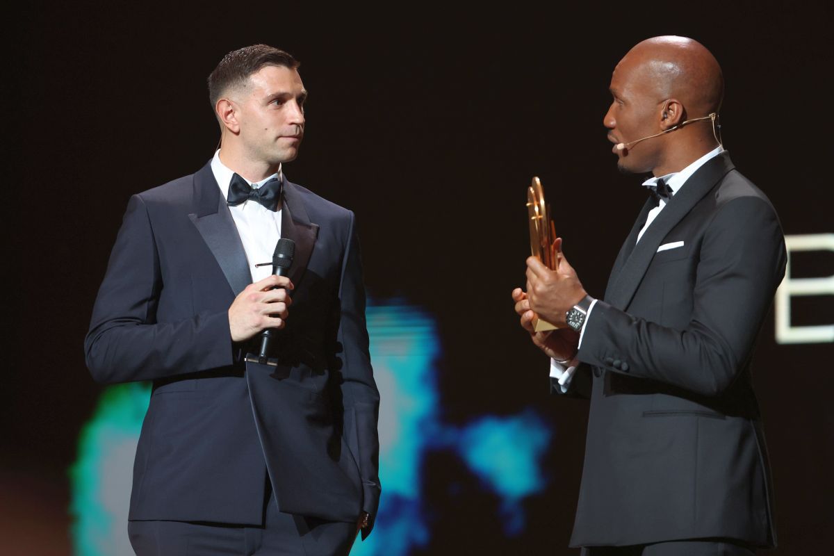 Huiduit pe scenă la Balonul de Aur » Drogba a intervenit imediat: „Vă rog, haideți să-l respectăm!”