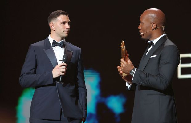 Huiduit pe scenă la Balonul de Aur » Drogba a intervenit imediat: „Vă rog, haideți să-l respectăm!”