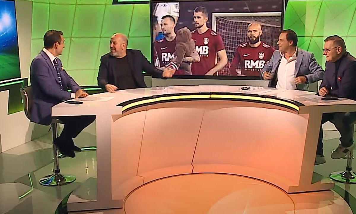 Vasile Mogoș, cu copilul la CFR Cluj - Farul