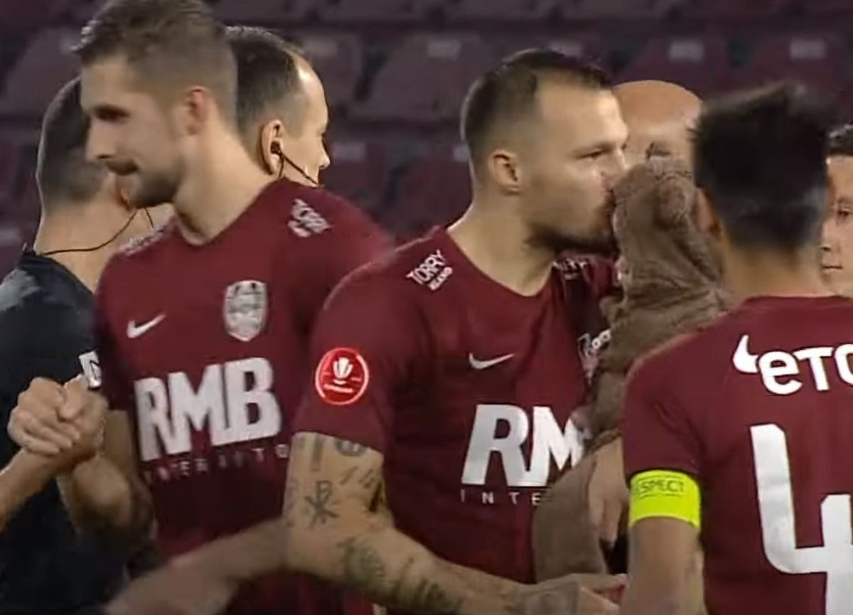 Vasile Mogoș, cu copilul la CFR Cluj - Farul