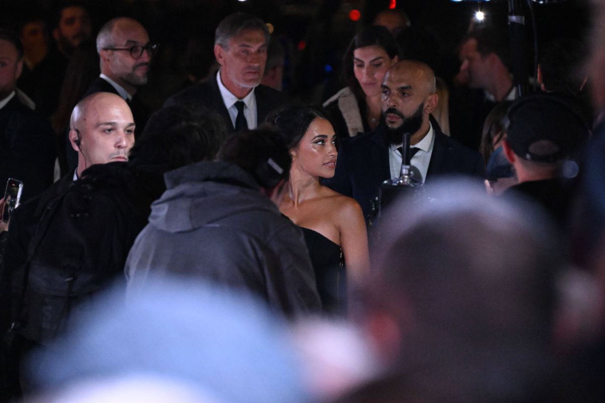 Toate camerele TV au fost pe Antonela Roccuzzo, imediat după supergolul lui Messi din PSG - Lille