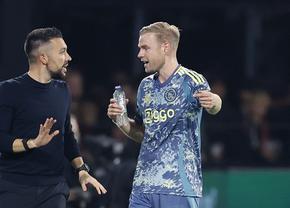 Discurs electrizant al tânărului antrenor de la Ajax: „Cei din autocar joacă dându-și viața pentru club. Rămâneți alături de noi, ajutați-ne și continuați să ne susțineți!”