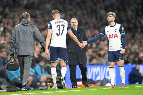 Micky van de Ven a ieșit accidentat în Tottenham - Manchester City // foto: Guliver/gettyimages