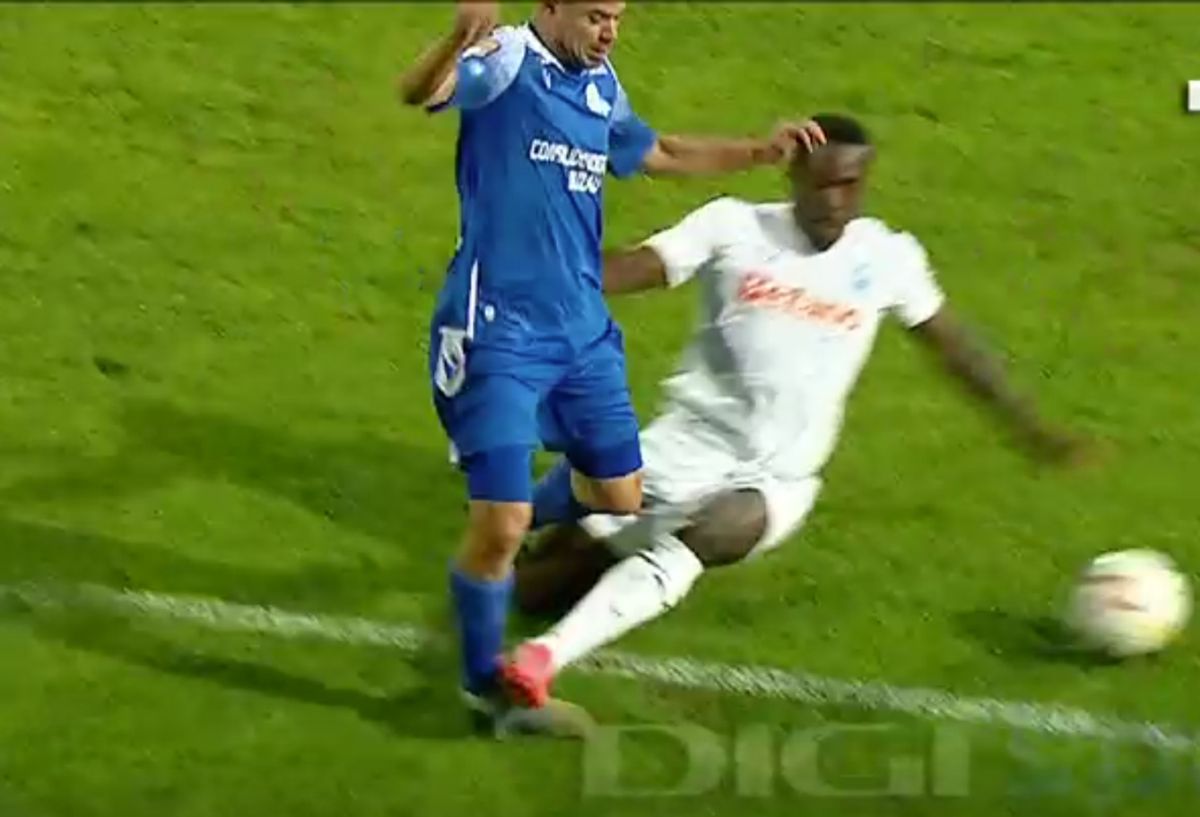 Decizie scandaloasă în Metalul Buzău - Craiova » Intrare criminală a fundașului Universității! Adversarul, în lacrimi, NU a mai putut juca