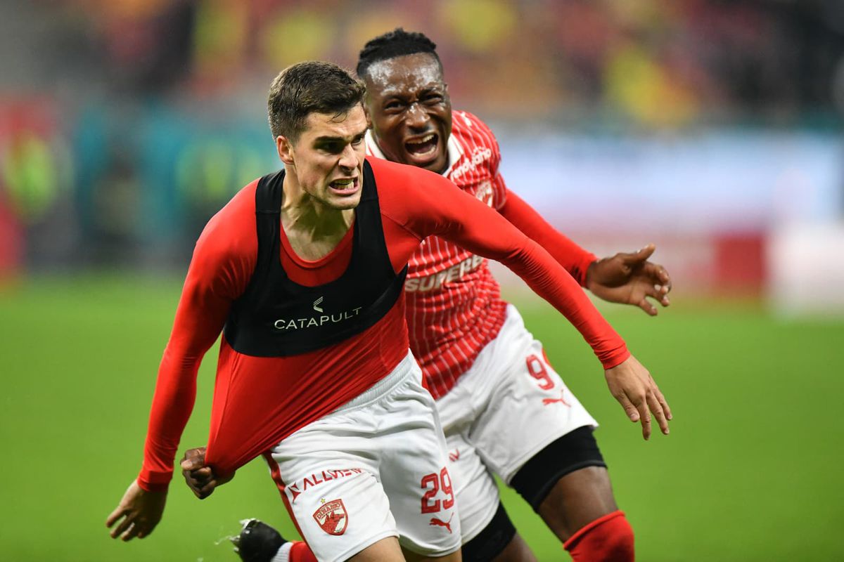 Sărbătoare pe gazon după Dinamo - CFR Cluj