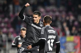 „De multe ori mă criticau și eu aveam 7 goluri consecutive pe Giulești” » Alex Dobre dă cărțile pe față, la final de 2025: „Știți ce m-a frustrat cel mai mult?”