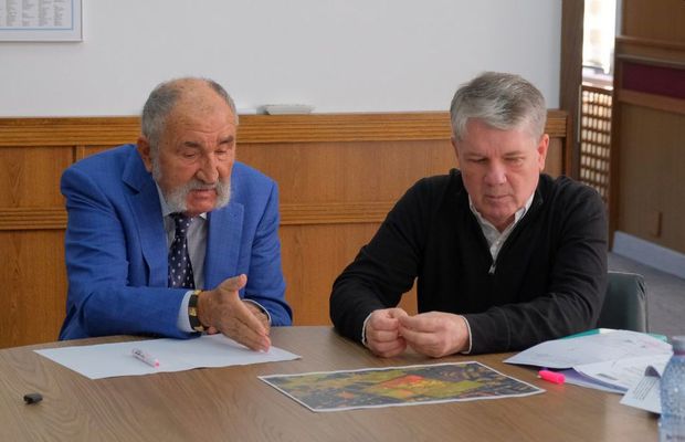 Ion Țiriac a mers la primar pentru a ridica un nou complex sportiv în oraș: „Avem mai multe variante”