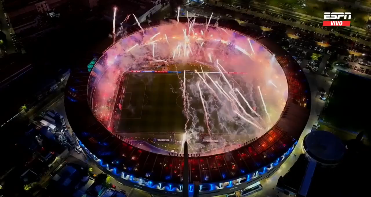 Spectacol în tribune, dramă pe teren » Semifinalele din Copa Libertadores nu au dezamăgit: show electrizant cu sute de torțe și o remontada de neuitat