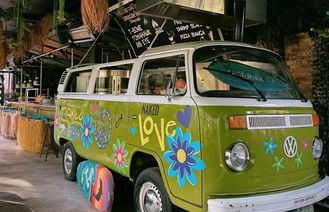 Dinamo, în afara terenului: fotbaliștii „câinilor roșii” s-au relaxat la Naked Kitchen & Beach Bar – Rooftop Garden, în centrul Capitalei