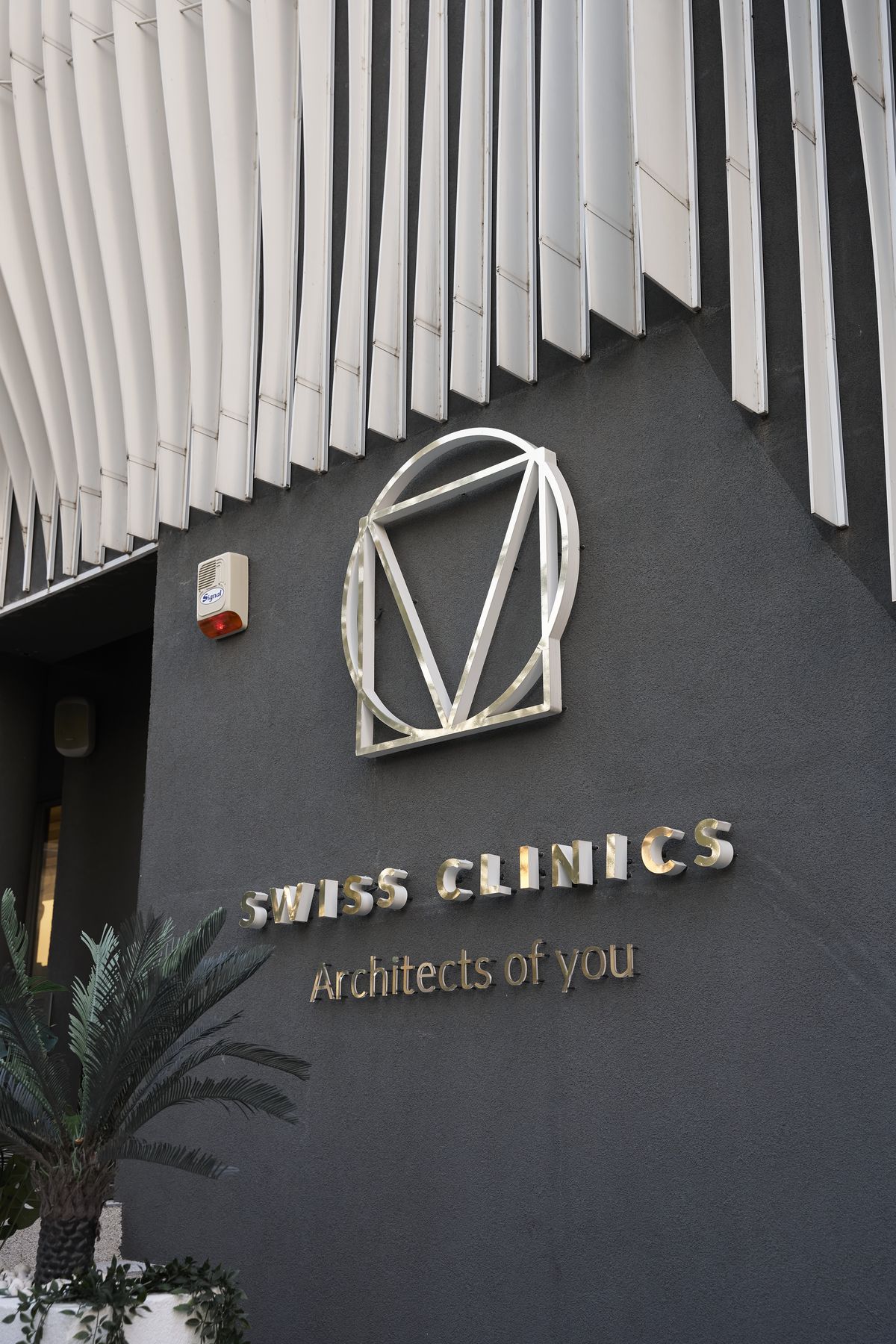 SWISS CLINICS sărbătorește 10 ani de excelență în medicina estetică