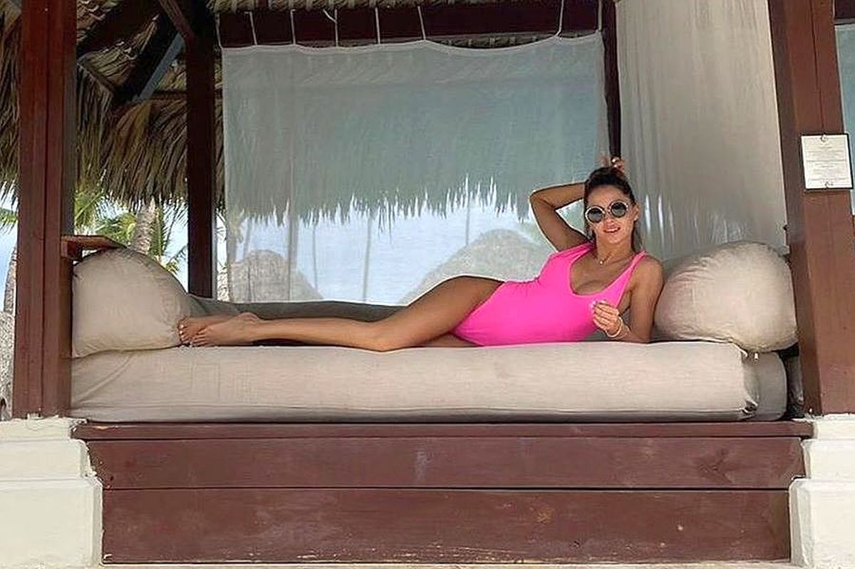 GALERIE FOTO Iubitele lui Coman și Tănase au incendiat plajele din Caraibe!