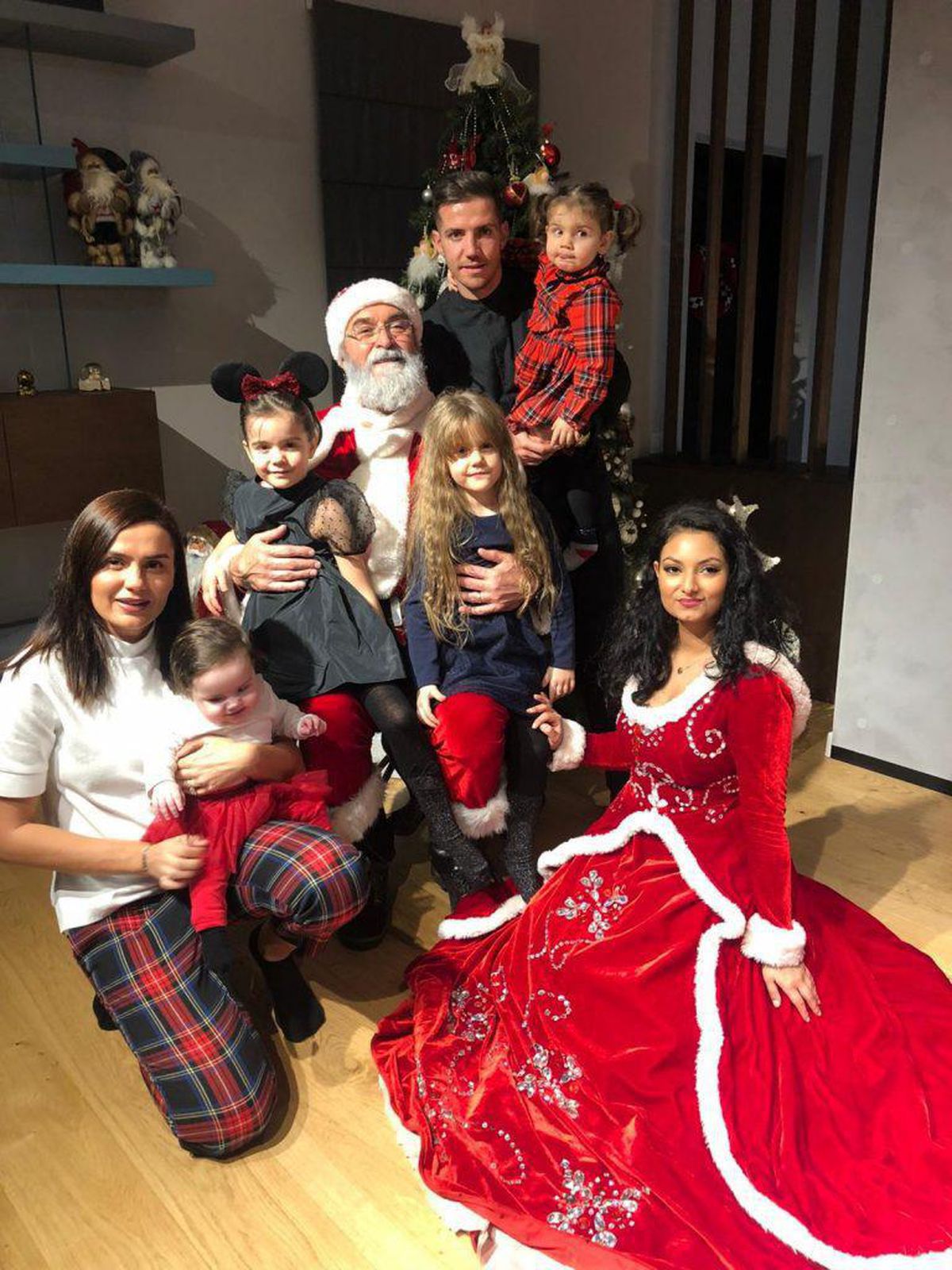 FOTO. Povestea familiei lui Alex Chipciu: „Începutul relației? Agitat”