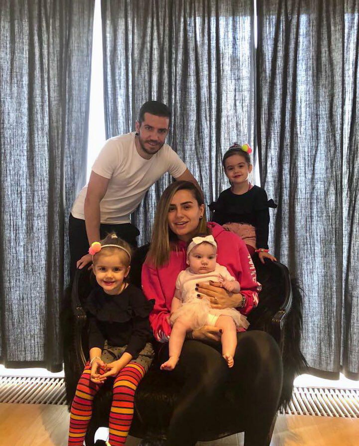 FOTO. Povestea familiei lui Alex Chipciu: „Începutul relației? Agitat”