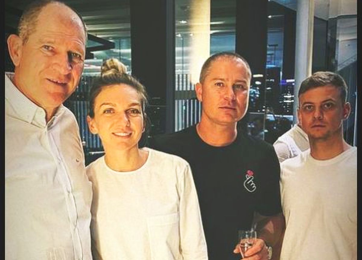 Simona Halep a trecut deja în 2022! Cu ce sportivă din România a petrecut și ce ținută a ales