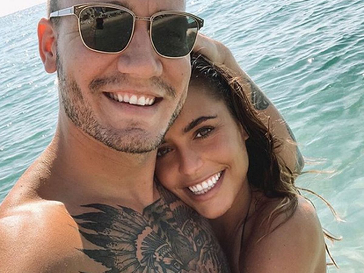 Aventurile de necrezut ale lui „lord” Bendtner: „Acum, mi-e rușine” » Milioane la cazino, o femeie care l-a șantajat pentru silicoane și cum l-a lăsat iubita pentru Spider-Man