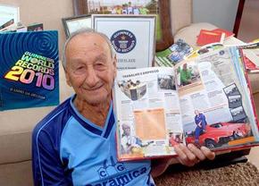 Un secol de la nașterea celui mai bătrân fotbalist legitimat: a debutat la 52 de ani și a jucat până la 90!