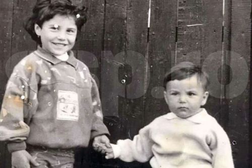 Nicolae Stanciu alături de sora lui în copilărie